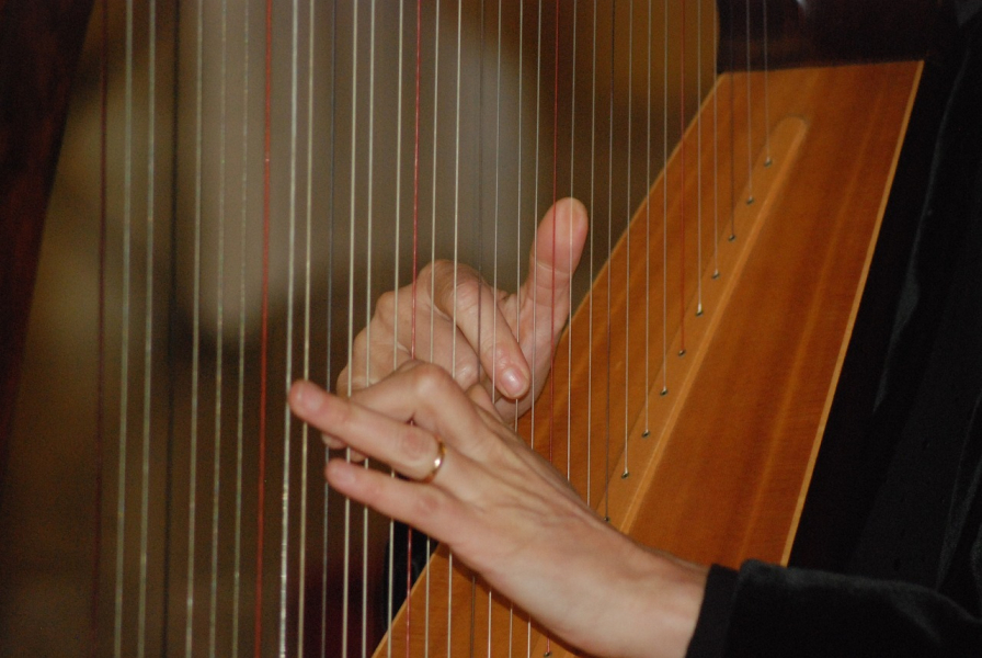 celtic-harp-1241815_12801